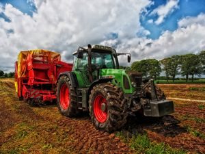 Tractor - Maquinaria Agrícola Nunez